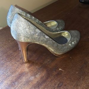 Bandolino sparkly heels